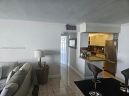 Picture of 1800 Collins Ave # 8B, Miami Beach, FL 33139