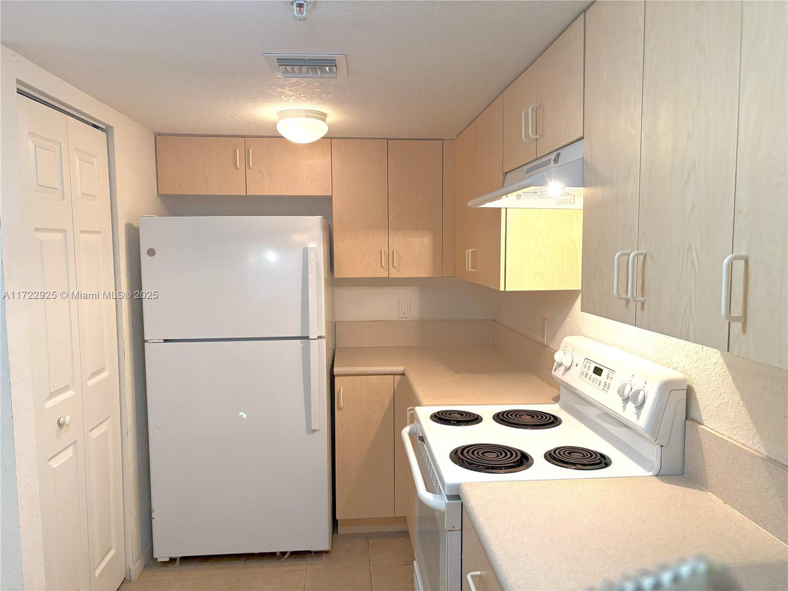 Picture of 3452 Cypress Trl # 102, West Palm Beach, FL 33417