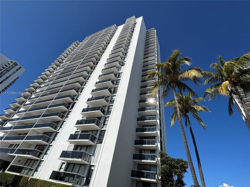 Picture of 3675 N Country Club Dr # 203, Aventura FL 33180