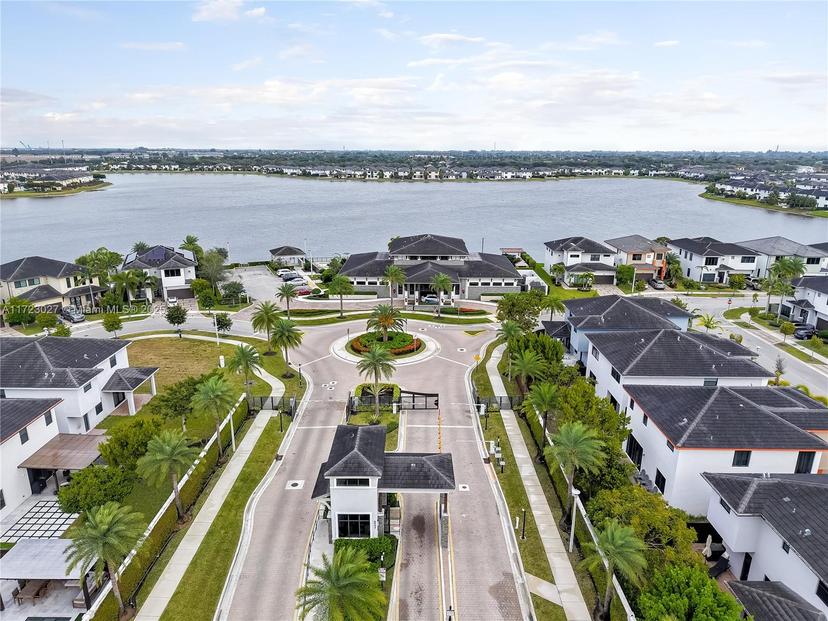 Picture of 8762 NW 158Th St, Miami Lakes FL 33018