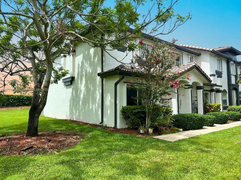 Picture of 2216 SE 26Th Ln # 2216, Homestead FL 33035