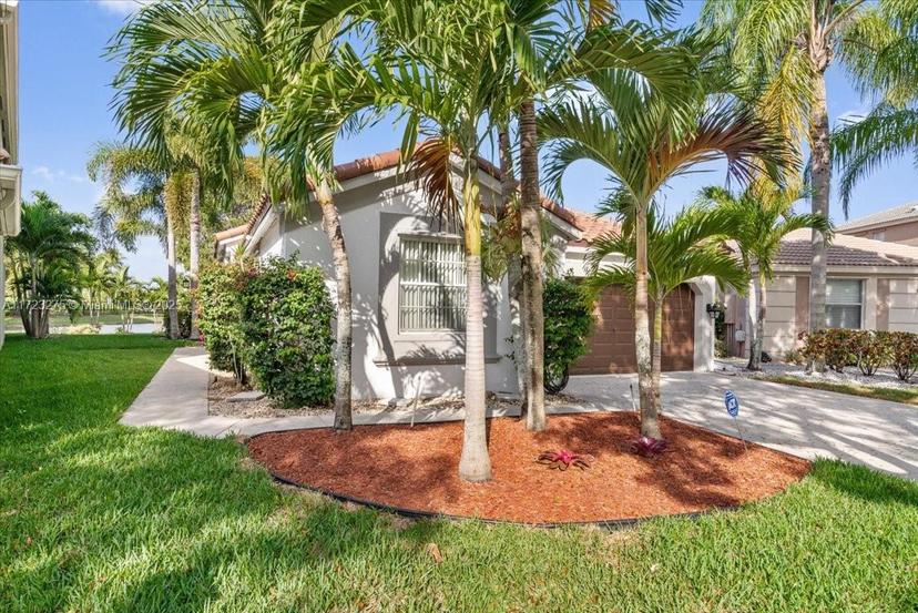 Picture of 1210 Oakwater Dr, Royal Palm Beach FL 33411