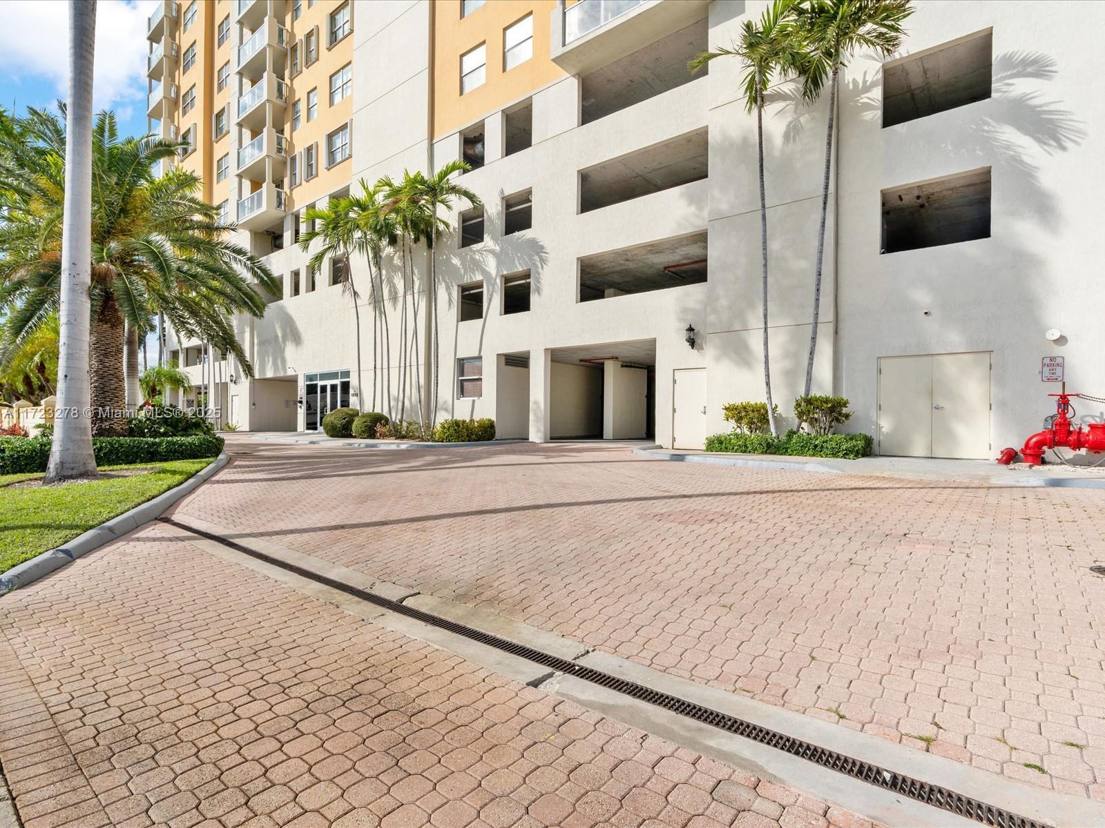 Picture of 1625 Kennedy Cswy # A, North Bay Village, FL 33141