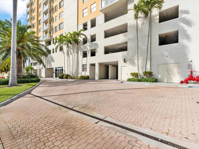 Picture of 1625 Kennedy Cswy # A, North Bay Village FL 33141