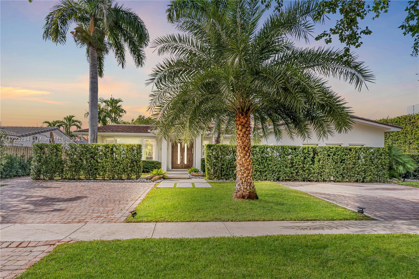 Picture of 13100 Keystone Ter, North Miami, FL 33181