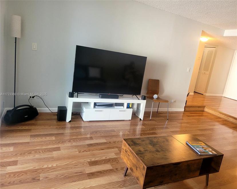 Picture of 3750 Inverrary Dr # 2Y, Lauderhill FL 33319