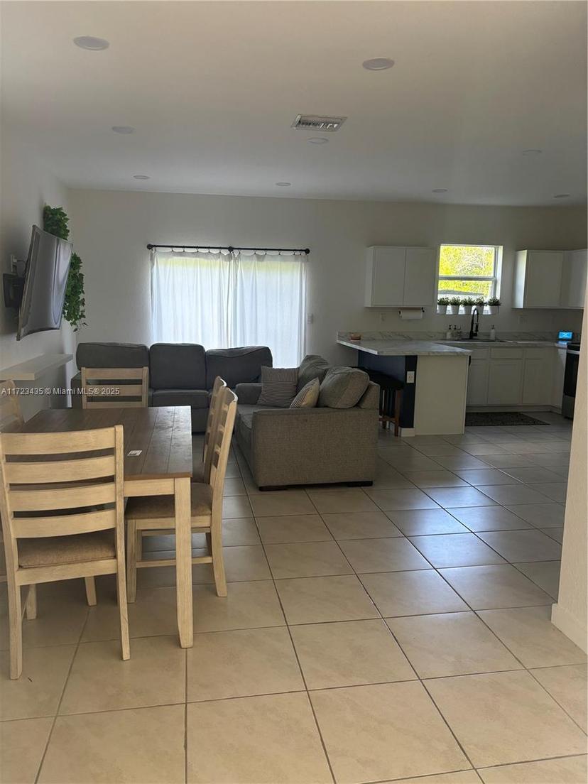 Picture of 1755 SE 9Th Ter, Homestead FL 33034