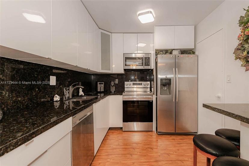 Picture of 1833 S Ocean Dr # 1808, Hallandale Beach FL 33009
