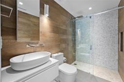 Picture of 1413 Sunset Harbour Dr # 212, Miami Beach, FL 33139