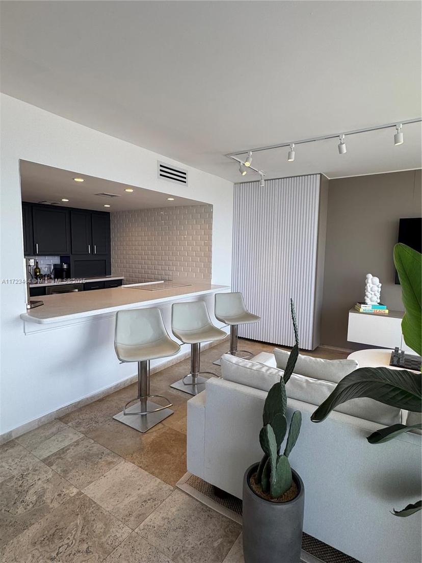 Picture of 900 Bay Dr # 819, Miami Beach FL 33141