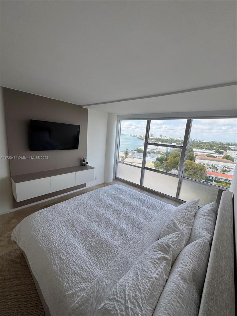 Picture of 900 Bay Dr # 819, Miami Beach FL 33141