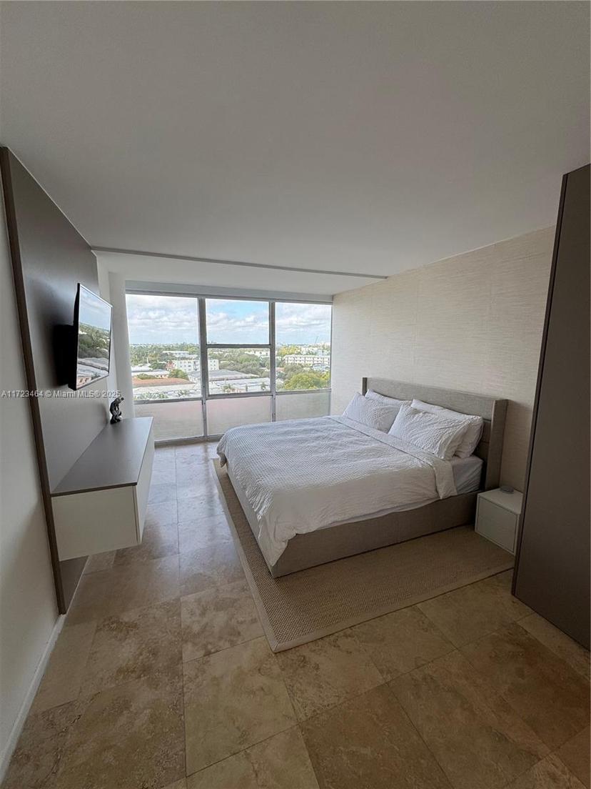 Picture of 900 Bay Dr # 819, Miami Beach FL 33141
