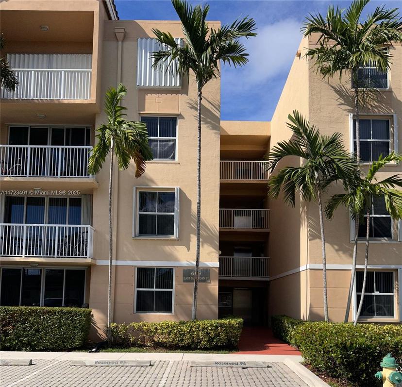 Picture of 609 E Sheridan St # 105, Dania Beach FL 33004