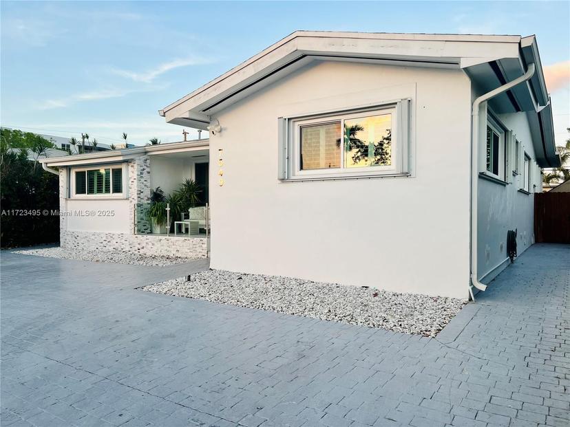 Picture of 7549 Adventure Ave, North Bay Village FL 33141