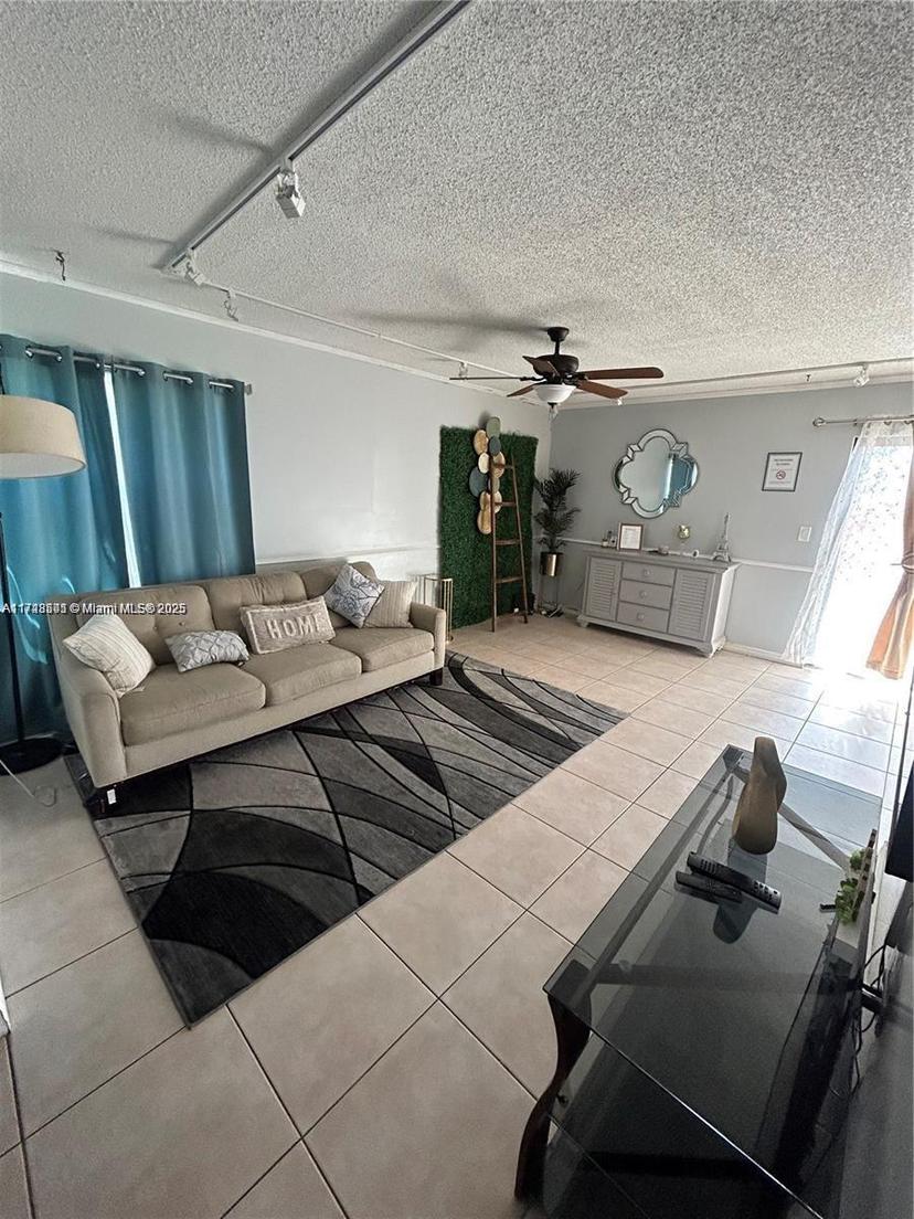 Picture of 3031 W Missionwood Ln # 35, Miramar FL 33025