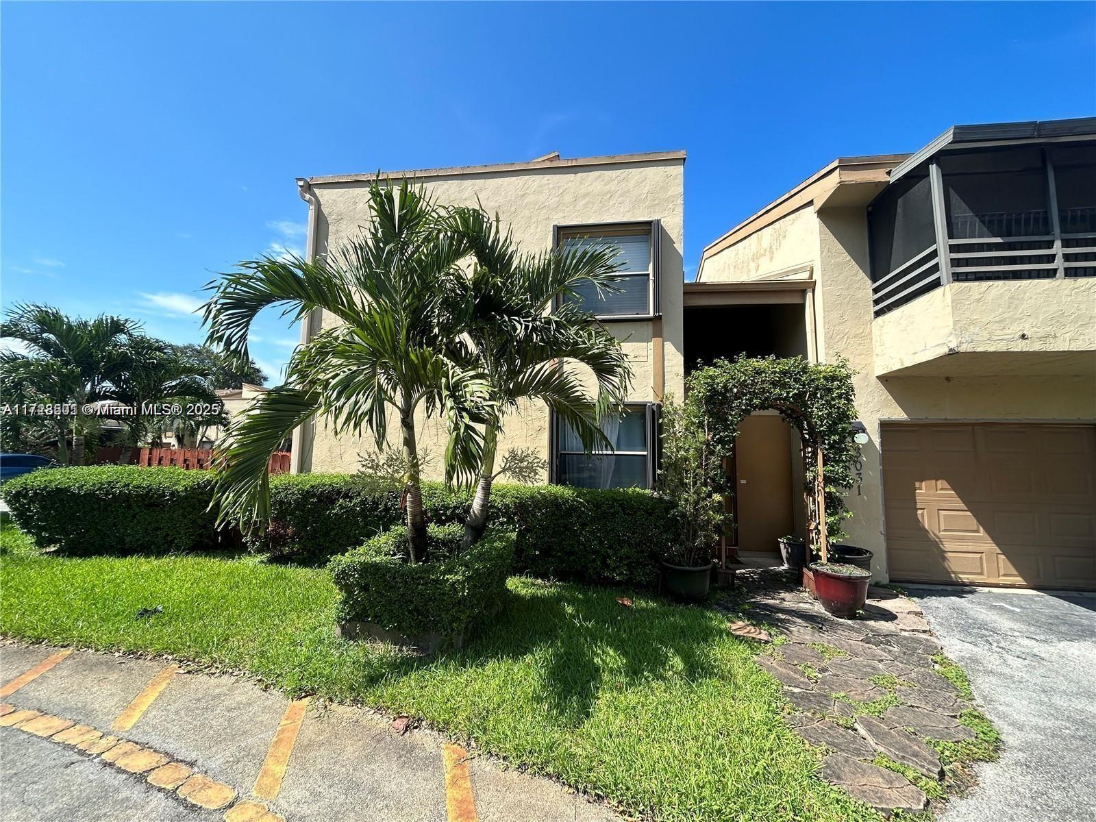 Picture of 3031 W Missionwood Ln # 35, Miramar, FL 33025