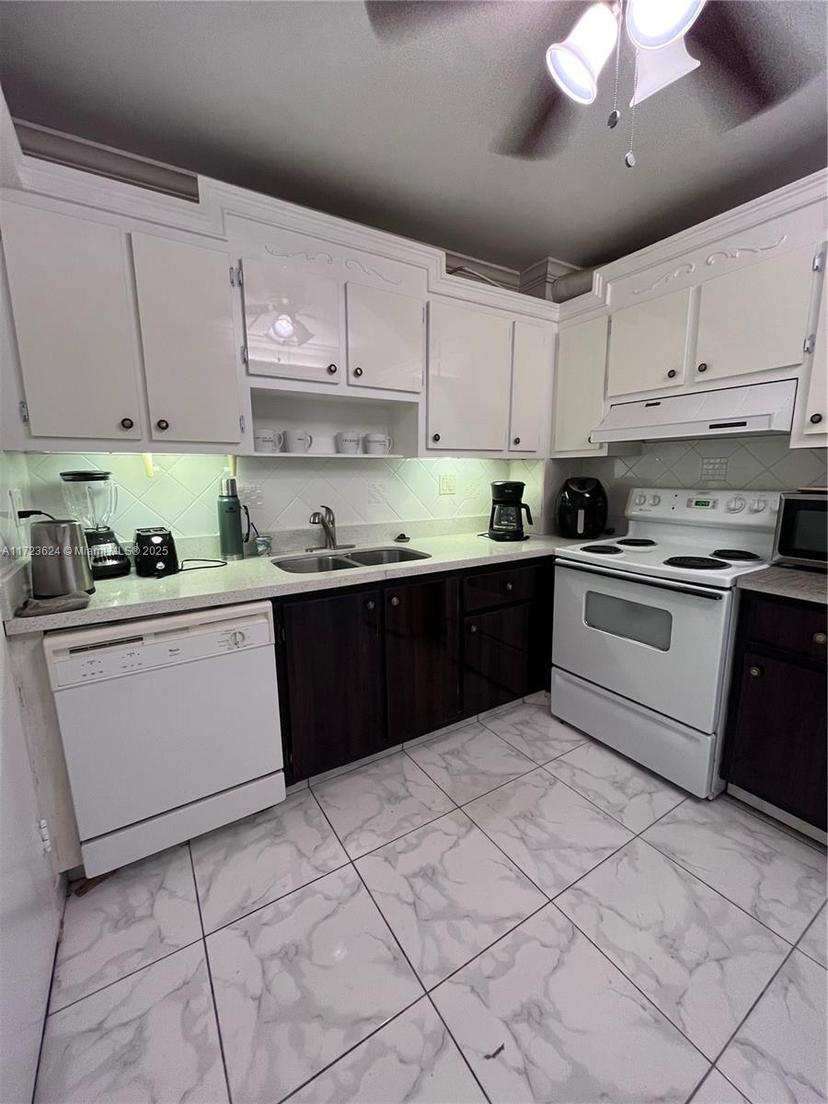 Picture of 1913 S Ocean Dr # 302, Hallandale Beach FL 33009
