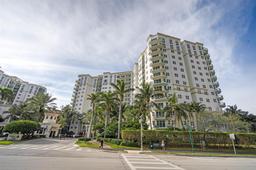 Picture of 20000 E Country Club Dr # 206, Aventura, FL 33180
