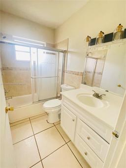 Picture of 1420 Atlantic Shores Blvd # 130, Hallandale Beach, FL 33009