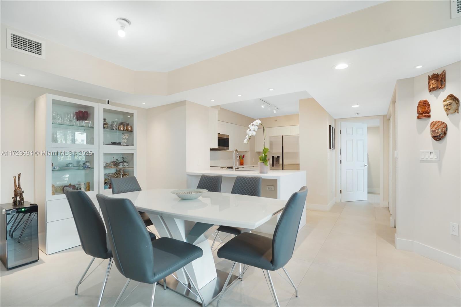 Picture of 1155 Brickell Bay Dr # 704, Miami, FL 33131