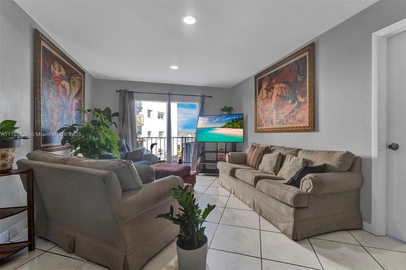 Picture of 7125 Bonita Dr # 306, Miami Beach FL 33141
