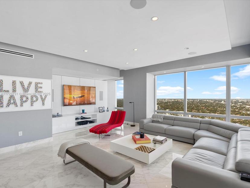 Picture of 1425 Brickell Ave, Miami FL 33131