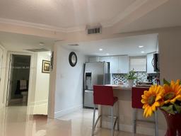 Picture of 8290 Lake Dr # 235, Doral, FL 33166