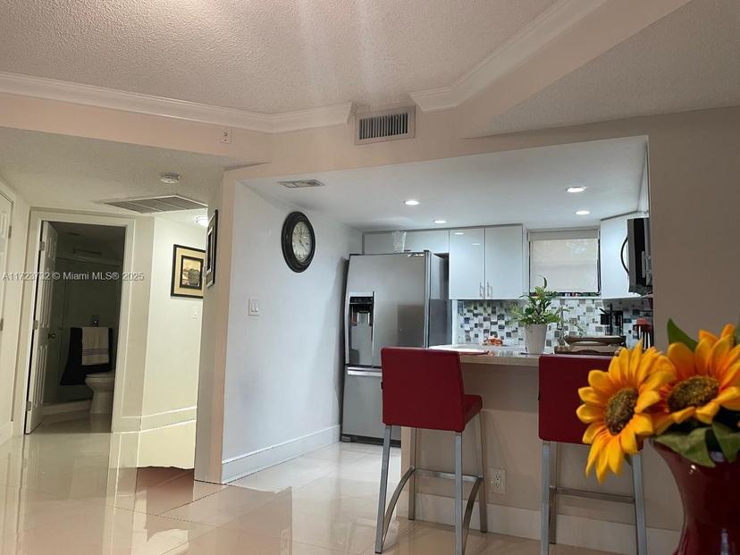 Picture of 8290 Lake Dr # 235, Doral FL 33166