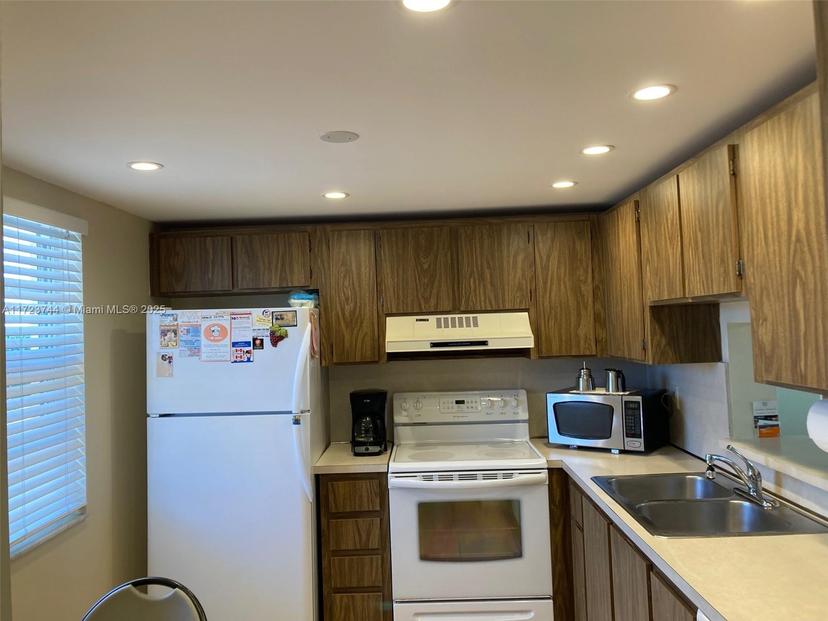 Picture of 301 SE 3Rd St # 408, Dania Beach FL 33004