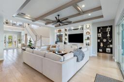 Picture of 9369 Crestview Cir, Palm Beach Gardens, FL 33412