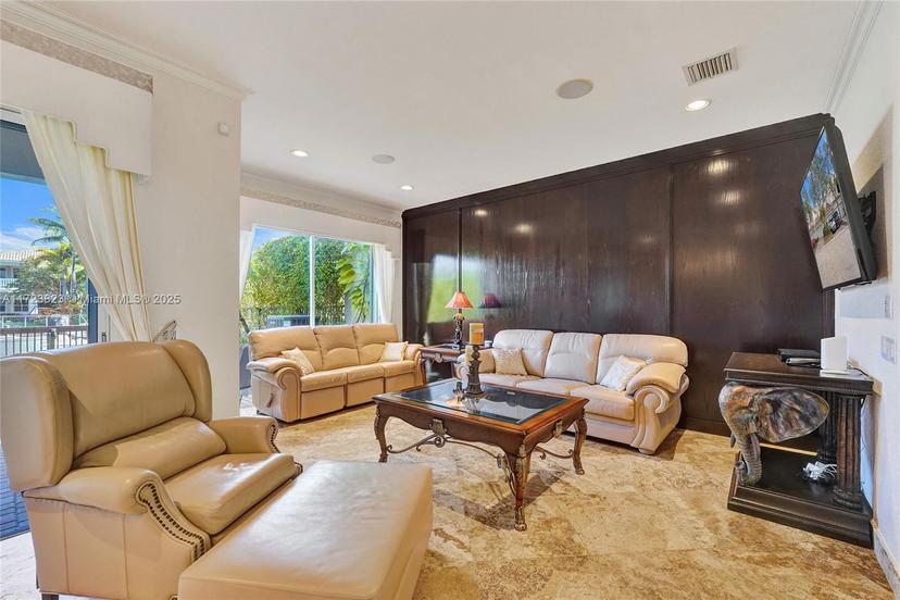 Picture of 1375 E Harbor Vw E, Hollywood FL 33019
