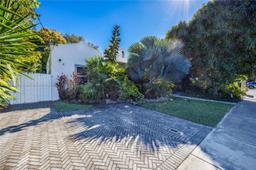 Picture of 12125 NE 5Th Ave, North Miami, FL 33161