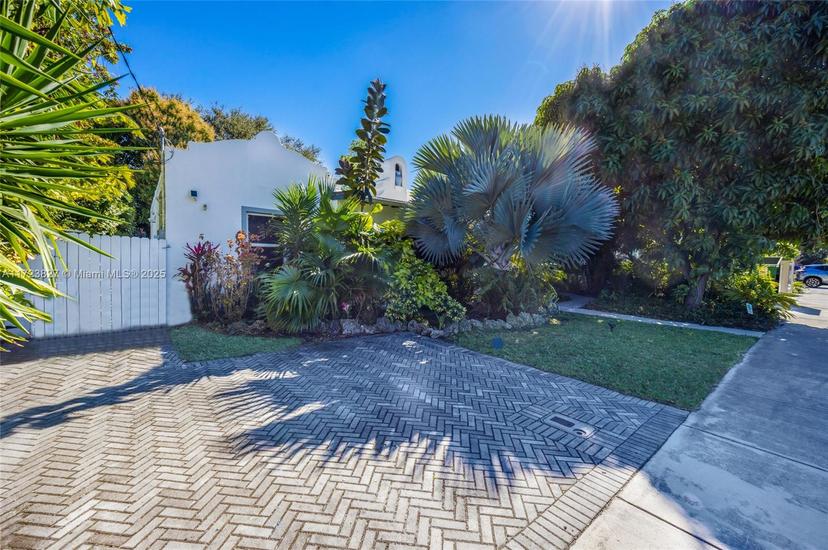 Picture of 12125 NE 5Th Ave, North Miami FL 33161
