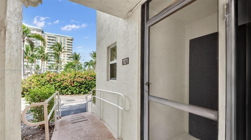 Picture of 720 E Ocean Ave # 101, Boynton Beach FL 33435