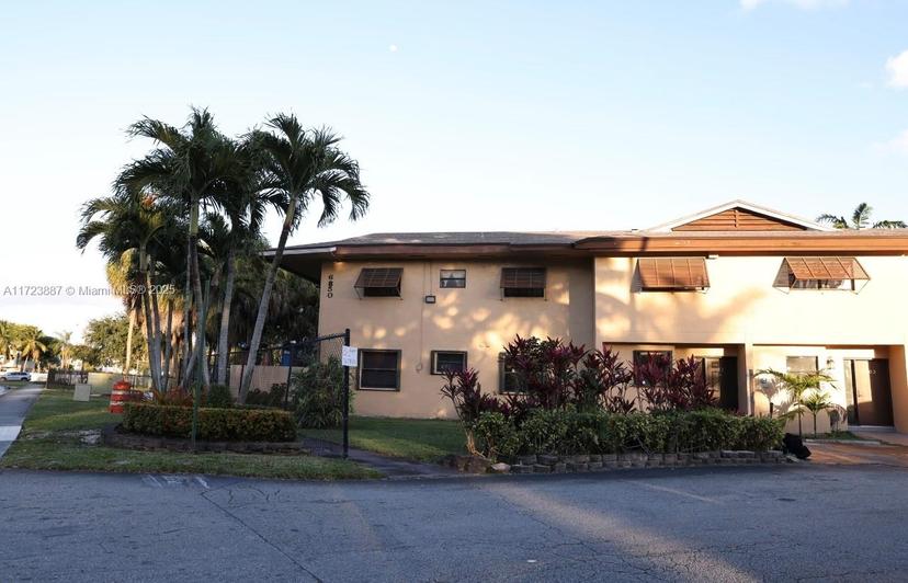 Picture of 6850 NW 173Rd Dr # 103, Hialeah FL 33015