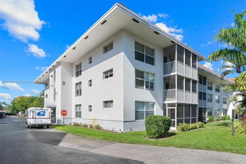 Picture of 4025 N Federal Hwy # 219B, Oakland Park FL 33308