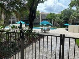 Picture of 2802 N 46Th Ave # B319, Hollywood, FL 33021
