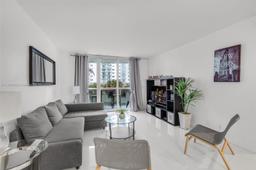 Picture of 3801 S Ocean Dr # 3K, Hollywood, FL 33019