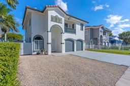 Picture of 963 NE 17Th Ter, Homestead, FL 33033