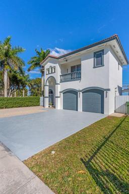 Picture of 963 NE 17Th Ter, Homestead, FL 33033