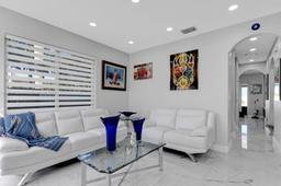 Picture of 963 NE 17Th Ter, Homestead, FL 33033
