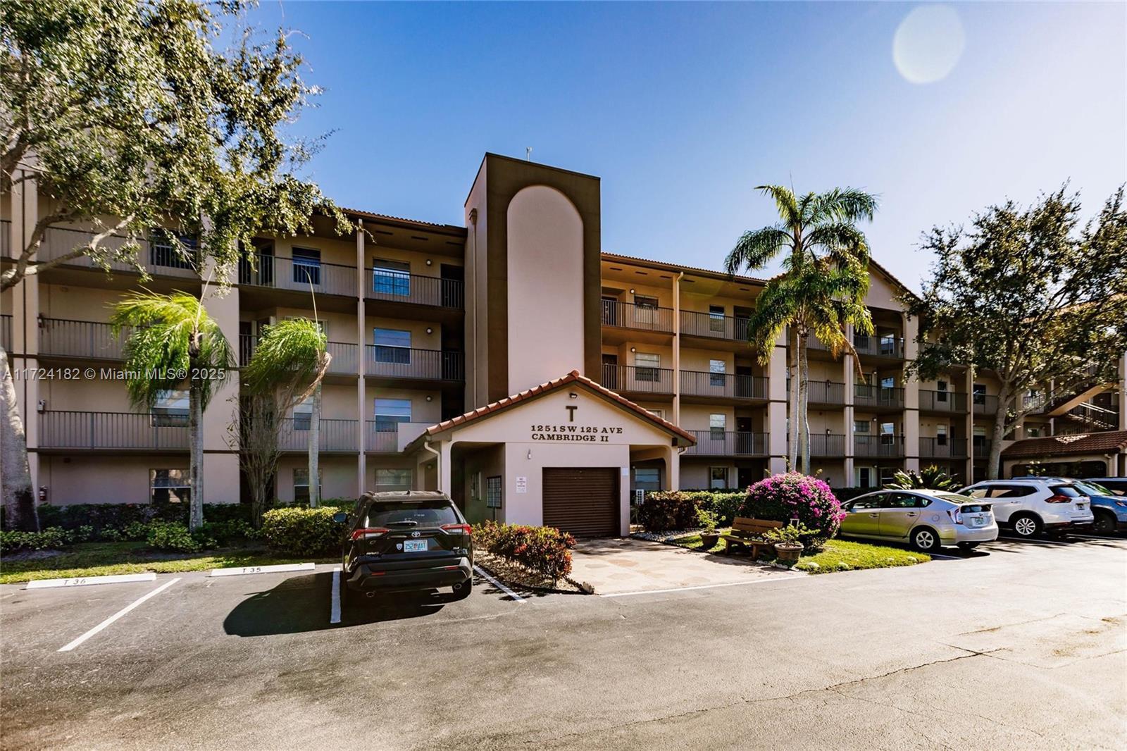 Picture of 1251 SW 125Th Ave # 108T, Pembroke Pines, FL 33027