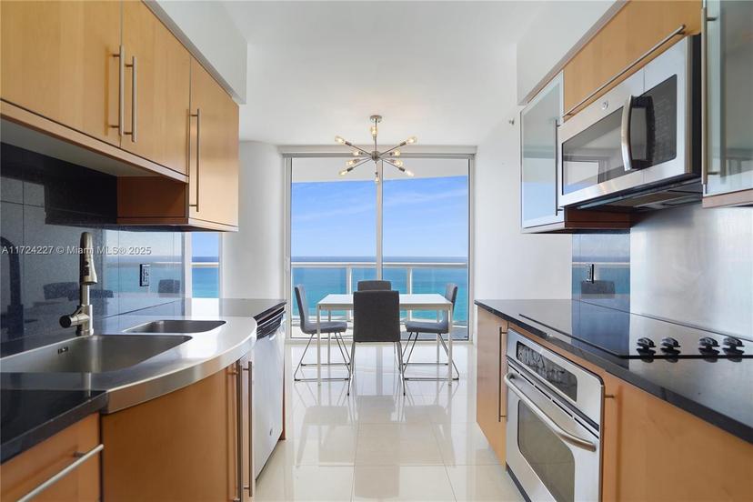 Picture of 6365 Collins Ave # 2702, Miami Beach FL 33141
