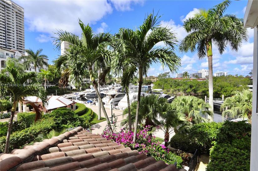 Picture of 3900 Island Blvd # B204, Aventura FL 33160