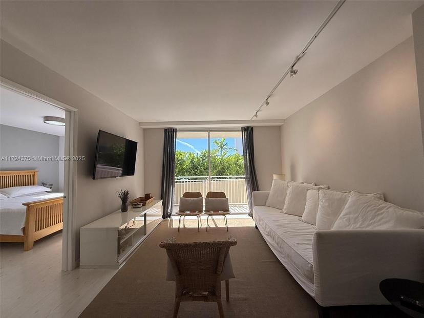 Picture of 770 Claughton Island Dr # 404, Miami FL 33131