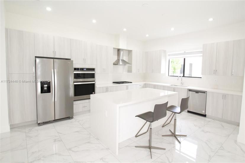 Picture of 4335 NW 81St Ave, Doral FL 33166