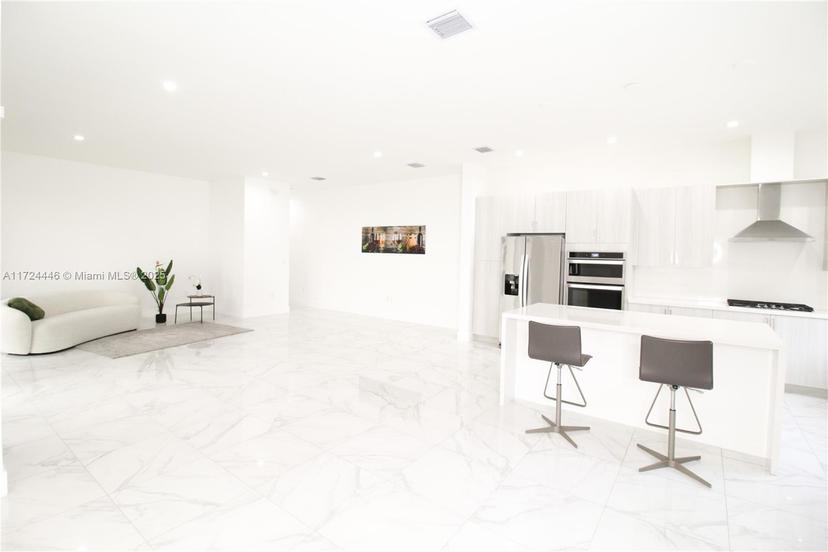 Picture of 4335 NW 81St Ave, Doral FL 33166