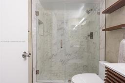 Picture of 770 Claughton Island Dr # 609, Miami, FL 33131