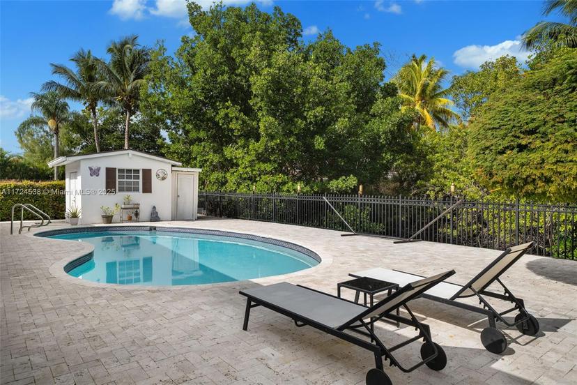 Picture of 2325 NE 191St St, Miami FL 33180