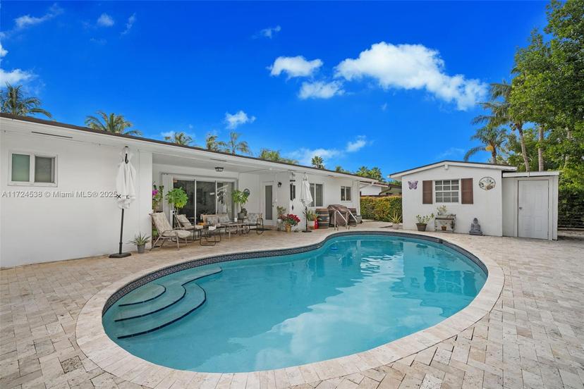 Picture of 2325 NE 191St St, Miami FL 33180